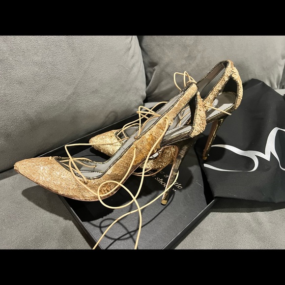 Gold Sequin lace up pump - Picture 5 of 8